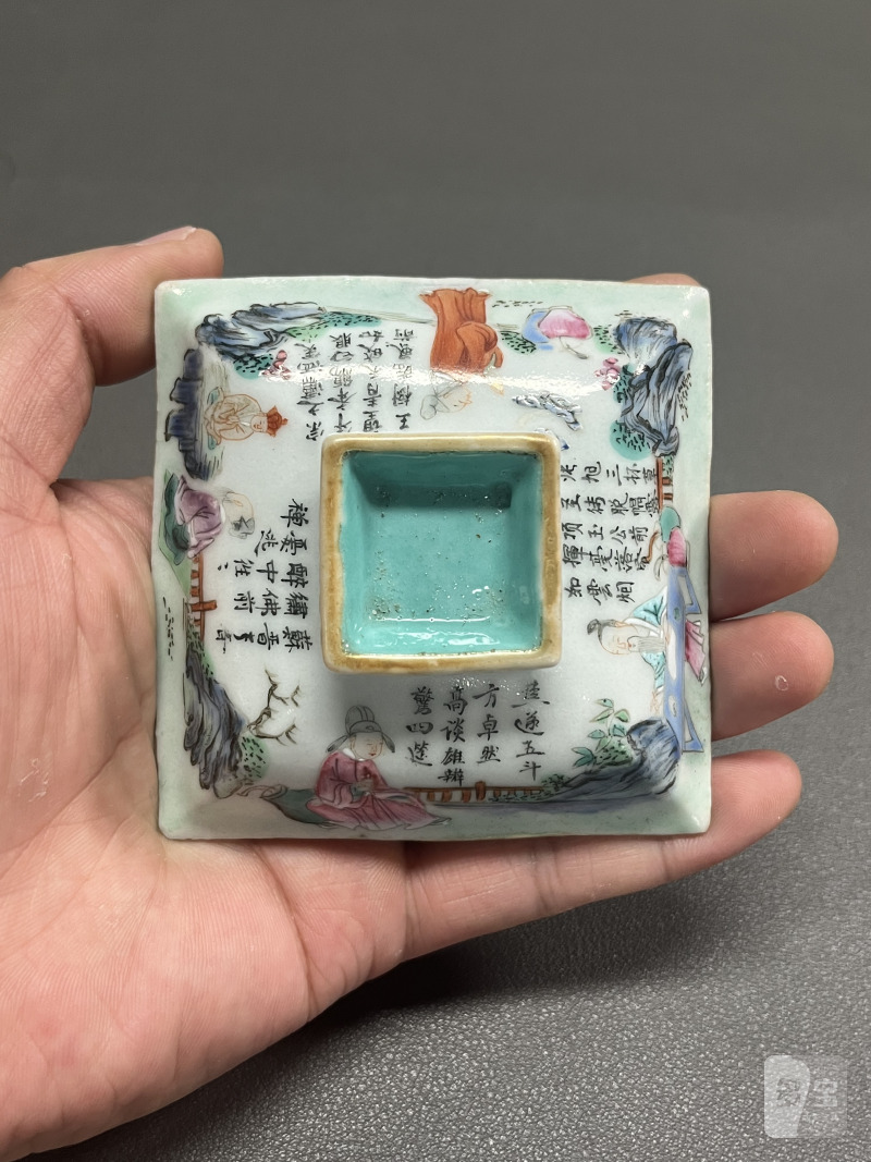 清乾隆  粉彩人物诗文四方盖杯 - 图15